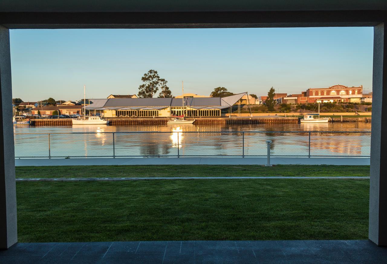 Ulverstone Waterfront Apartments Exterior foto